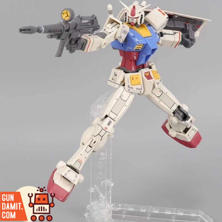 Shanshan Model HG 1/144 RX-78-2 Gundam action pose aiming beam rifle Shanshan Model HG 1/144 RX-78-2 Gundam action pose aiming beam rifle
