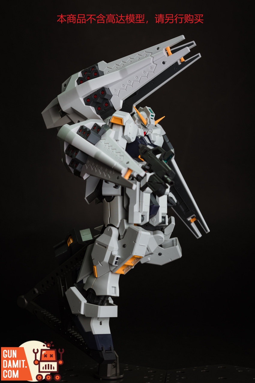 Effects Wings 1/100 Enhanced Shield Booster blue version on Hi-Nu Gundam with missile pods Effects Wings 1/100 Enhanced Shield Booster blue version on Hi-Nu Gundam with missile pods