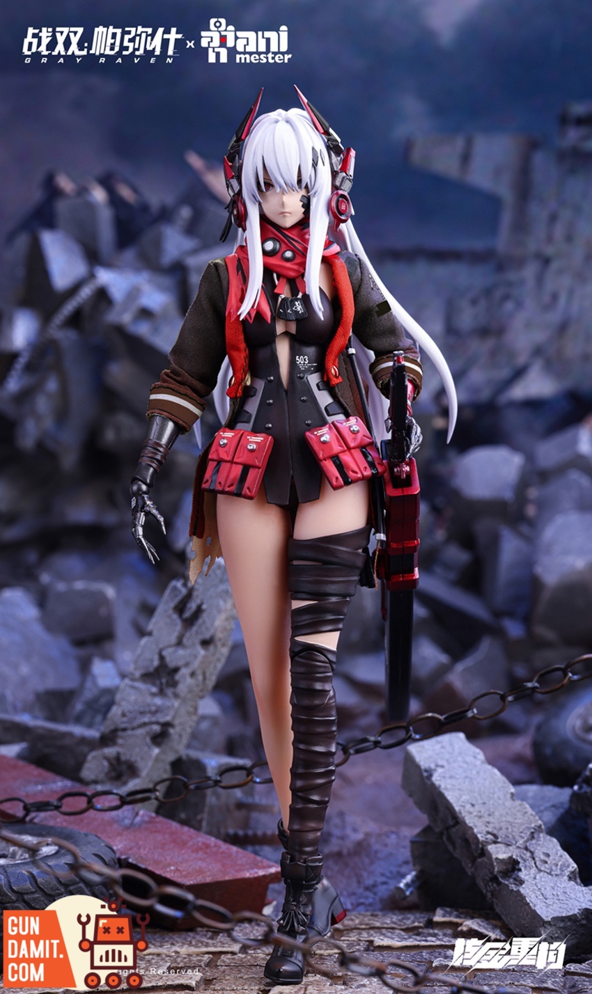Animester 1/9 Lucia Crimson Abyss walking pose with sheathed blade and military outfit Animester 1/9 Lucia Crimson Abyss walking pose with sheathed blade and military outfit