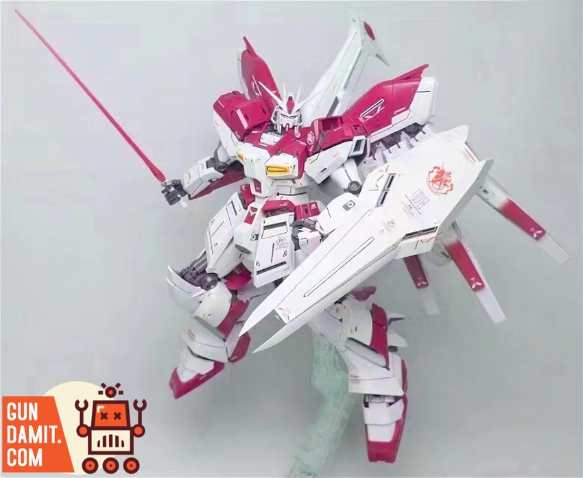 Daban 6635 Pink Hi-v Gundam with beam saber and shield action pose Daban 6635 Pink Hi-v Gundam with beam saber and shield action pose