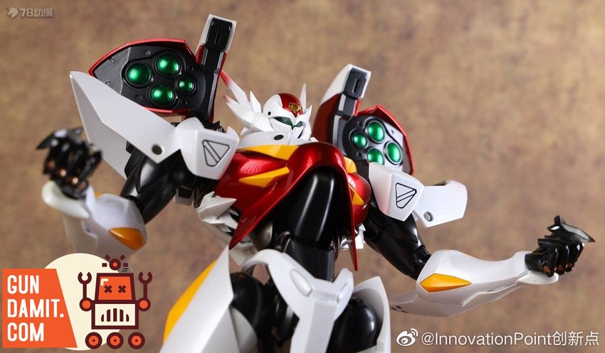 Tekkaman Blade Metal Power shoulder pods open green orbs upper body rear angle Tekkaman Blade Metal Power shoulder pods open green orbs upper body rear angle