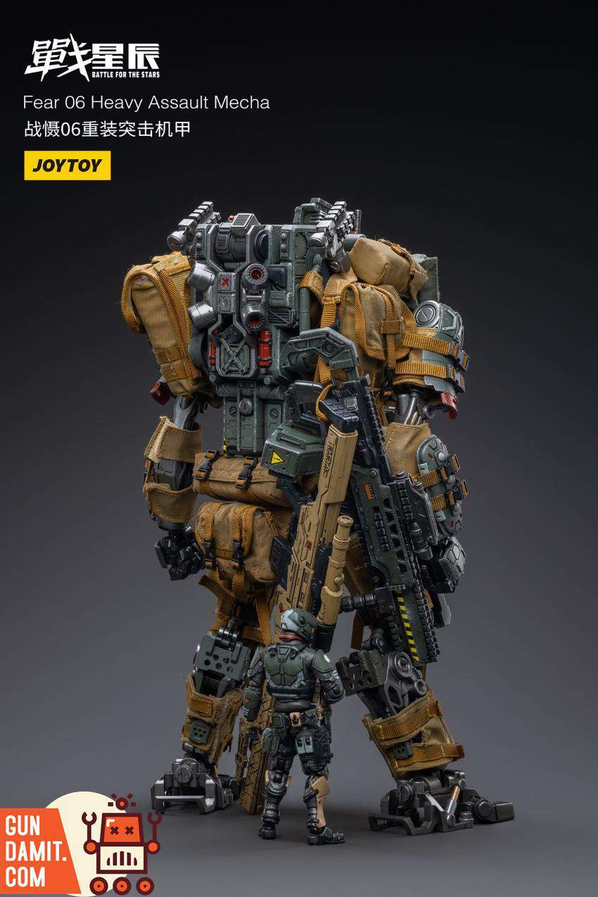 JoyToy 1/18 Fear 06 Heavy Assault Mecha close-up upper body armor detail JoyToy 1/18 Fear 06 Heavy Assault Mecha close-up upper body armor detail