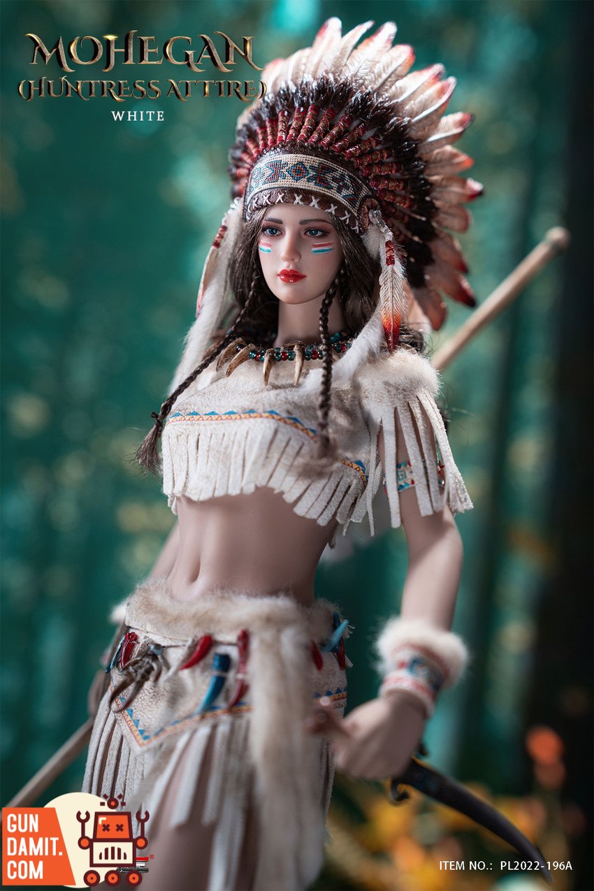 TBLeague 1/6 Mohegan Huntress white version close-up face paint and headdress detail TBLeague 1/6 Mohegan Huntress white version close-up face paint and headdress detail