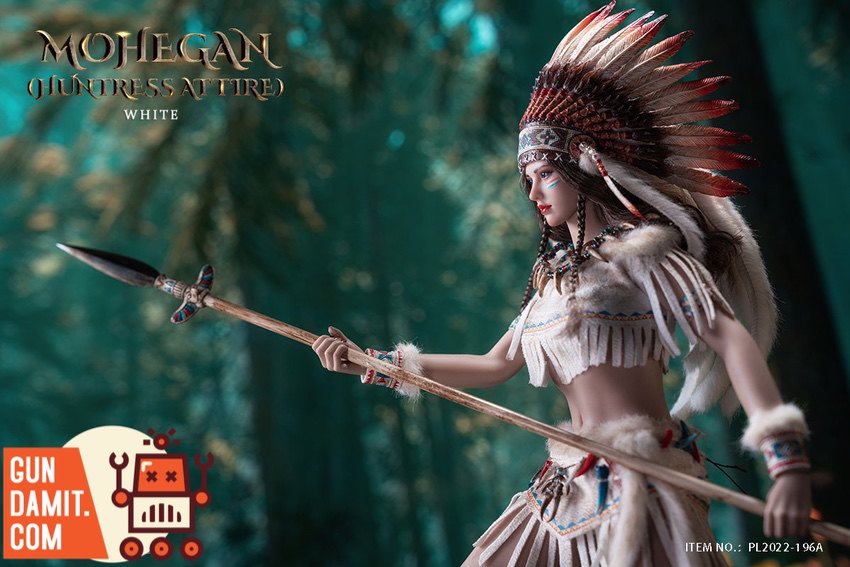 TBLeague 1/6 Mohegan Huntress white version throwing spear action pose TBLeague 1/6 Mohegan Huntress white version throwing spear action pose