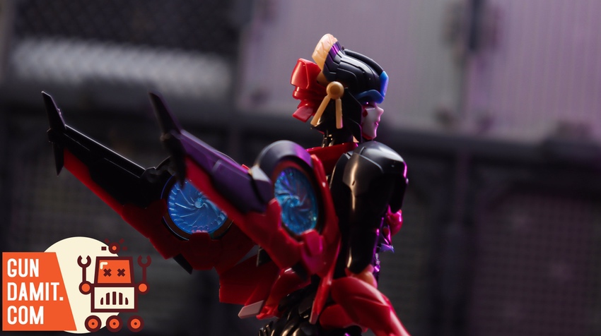 Flame Toys Furai Model Windblade head close-up profile view with headdress Flame Toys Furai Model Windblade head close-up profile view with headdress
