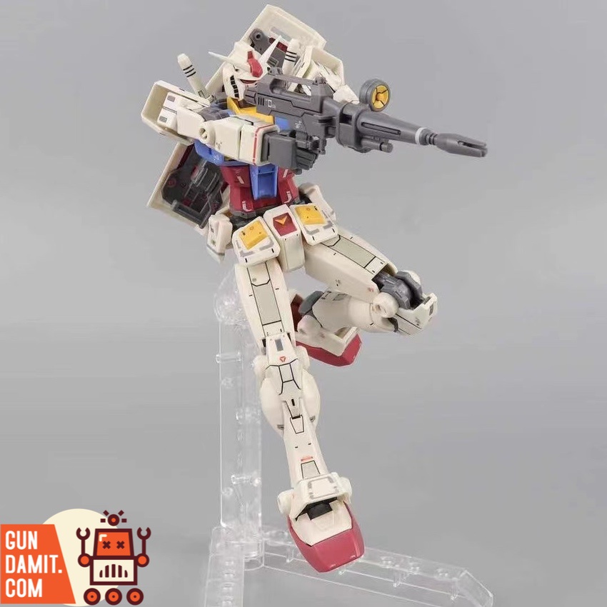 Shanshan Model HG 1/144 RX-78-2 Gundam side view with beam rifle aiming pose Shanshan Model HG 1/144 RX-78-2 Gundam side view with beam rifle aiming pose