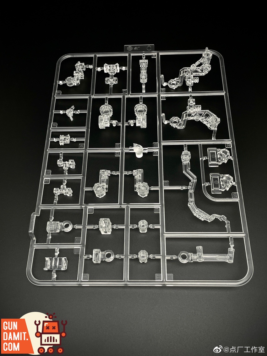 Runner C with detailed clear mechanical internal frame components for Gundam Virtue Runner C with detailed clear mechanical internal frame components for Gundam Virtue