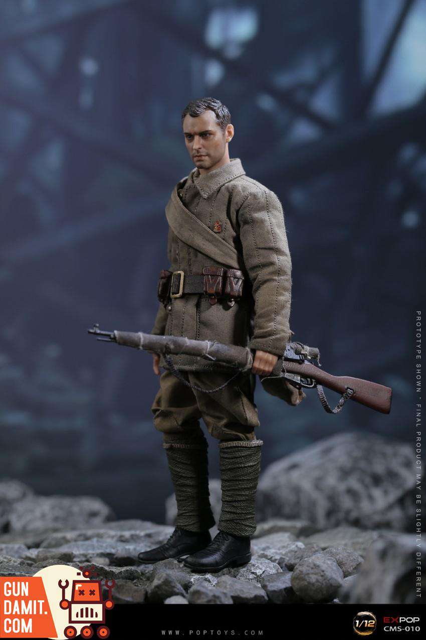 CMS010 Soviet Sniper rear view showing hooded cloak and rifle sling CMS010 Soviet Sniper rear view showing hooded cloak and rifle sling
