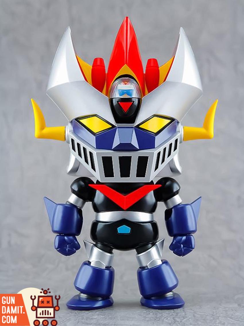 Great Mazinger Nendoroid close-up on head crest and chest heat sink details Great Mazinger Nendoroid close-up on head crest and chest heat sink details