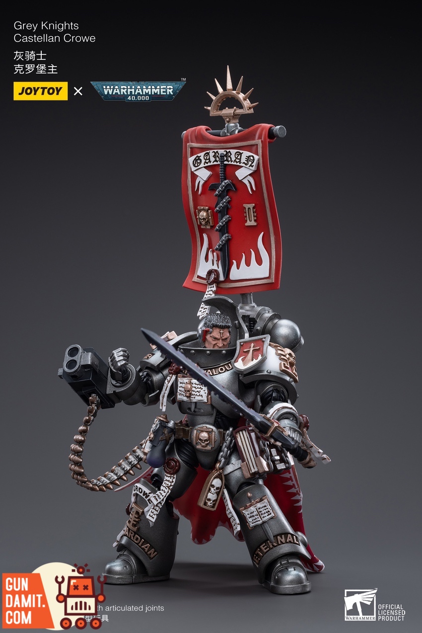 JoyToy JT3518 Grey Knights Castellan Crowe front view with banner and Black Blade of Antwyr JoyToy JT3518 Grey Knights Castellan Crowe front view with banner and Black Blade of Antwyr