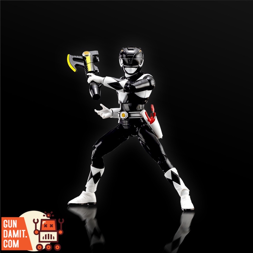 Black Ranger model kit close-up helmet and chest diamond detail Black Ranger model kit close-up helmet and chest diamond detail