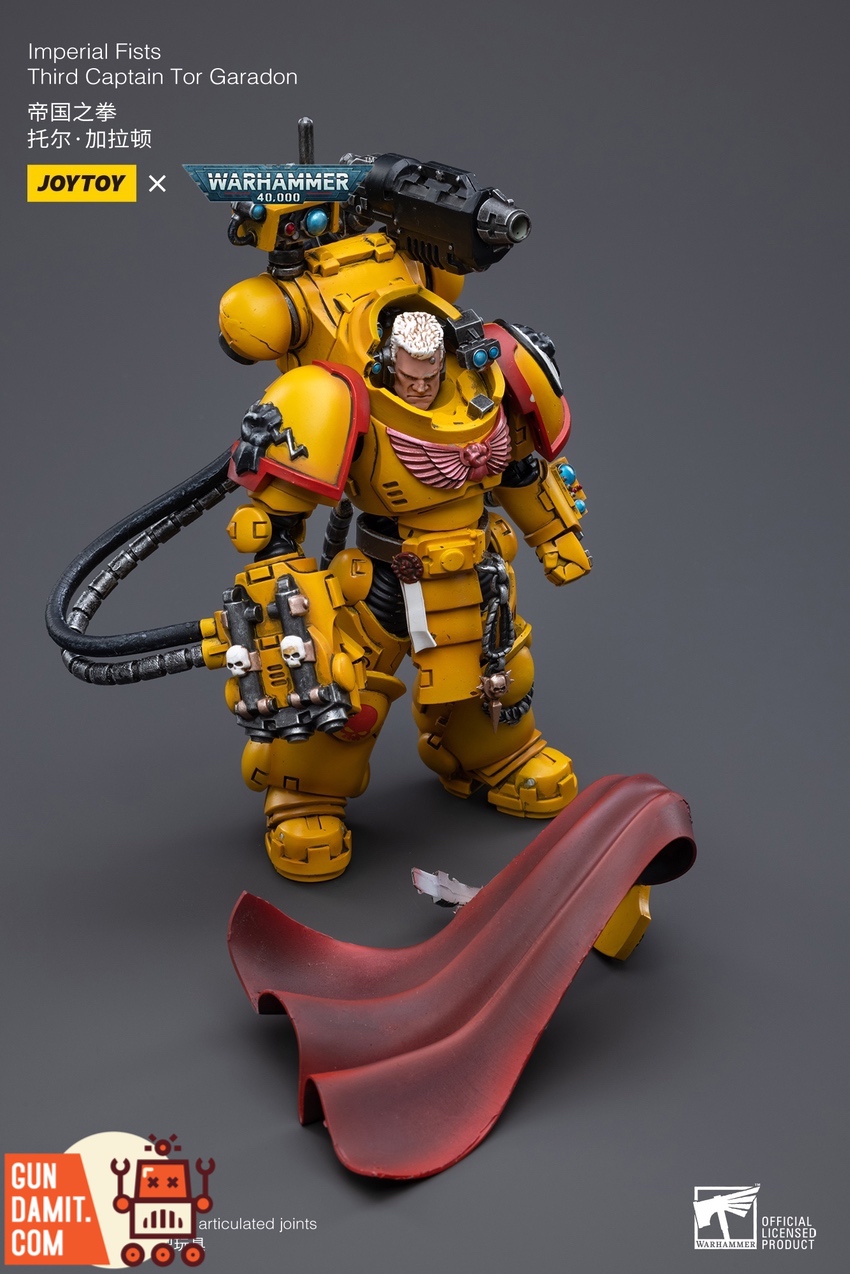 JoyToy 1/18 Imperial Fists Captain Tor Garadon in yellow Gravis armor with power fist JoyToy 1/18 Imperial Fists Captain Tor Garadon in yellow Gravis armor with power fist
