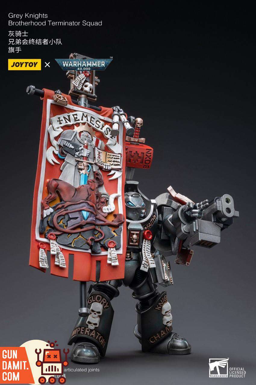 JoyToy Grey Knights Flagman rear view with banner pole and skull decorations JoyToy Grey Knights Flagman rear view with banner pole and skull decorations