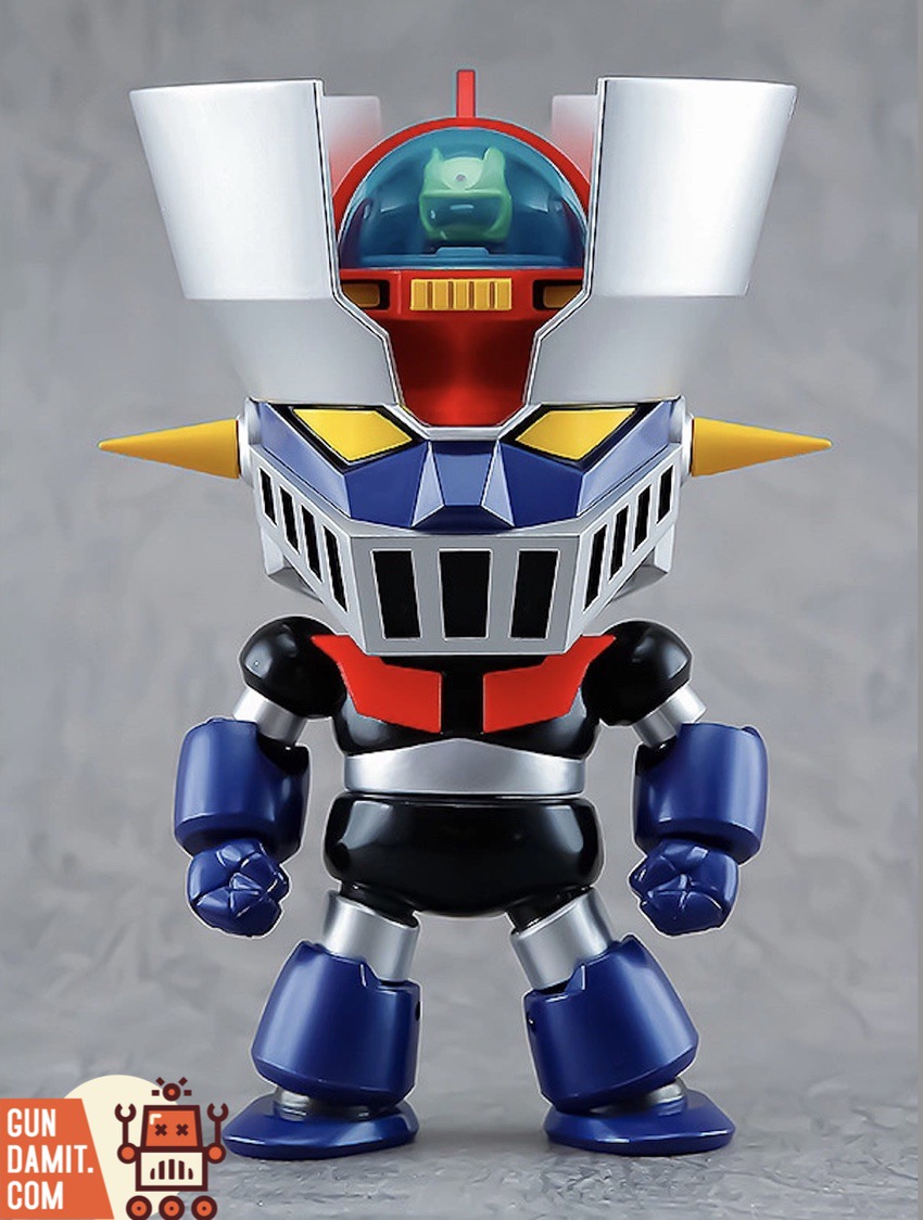 Action Toys Nendoroid Mazinger Z front view with rocket punch and pilder Action Toys Nendoroid Mazinger Z front view with rocket punch and pilder