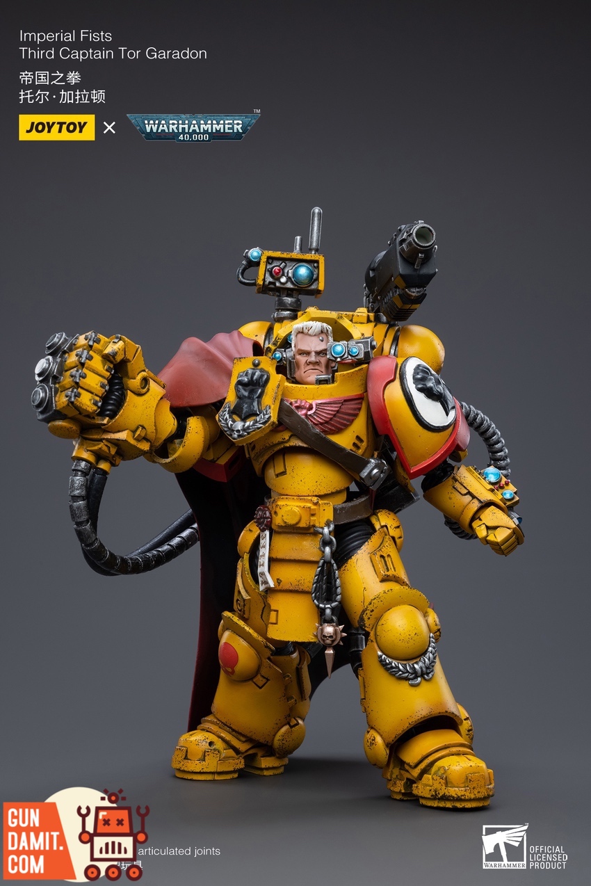 Imperial Fists Captain Tor Garadon side profile with hand bolter Imperial Fists Captain Tor Garadon side profile with hand bolter
