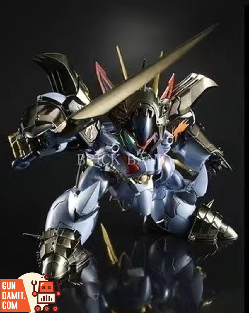 Ryuoumaru LED light-up feature showing glowing eyes and chest Ryuoumaru LED light-up feature showing glowing eyes and chest