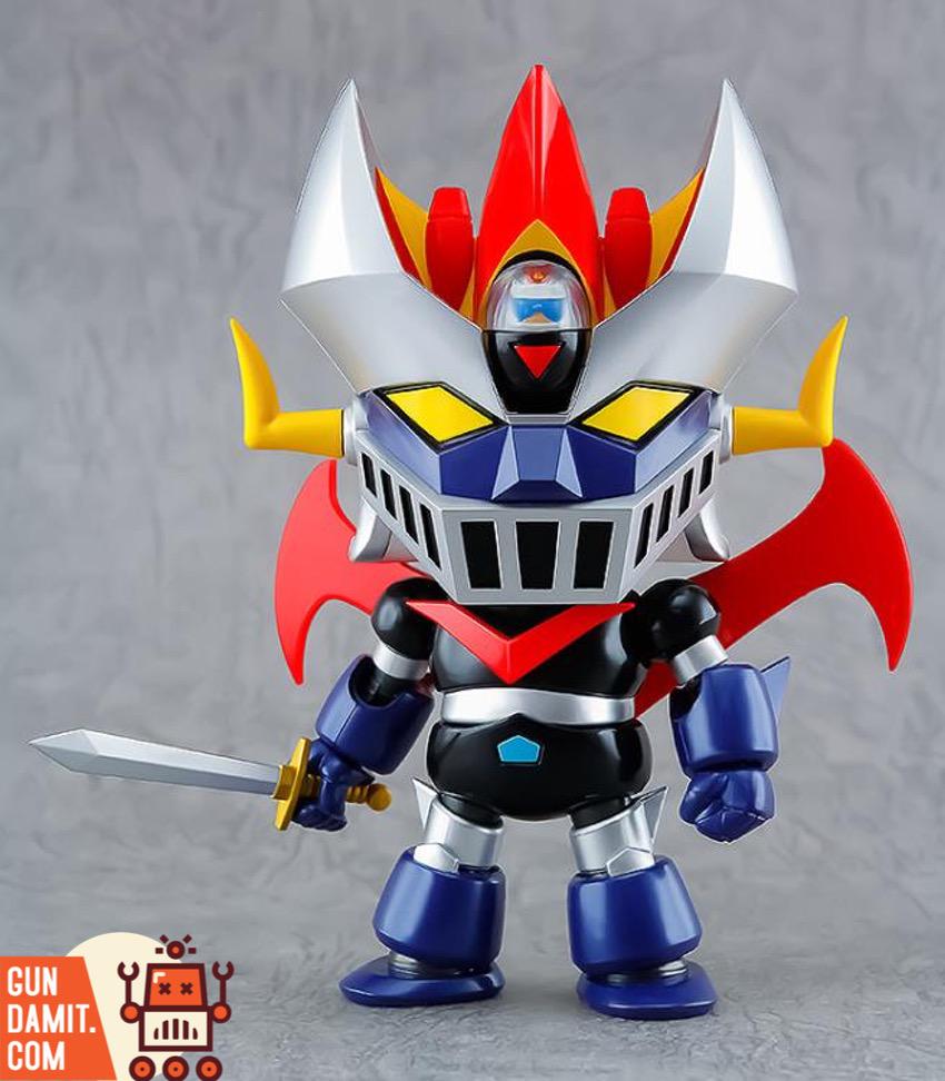 Action Toys Nendoroid Great Mazinger front view with sword and colorful design Action Toys Nendoroid Great Mazinger front view with sword and colorful design
