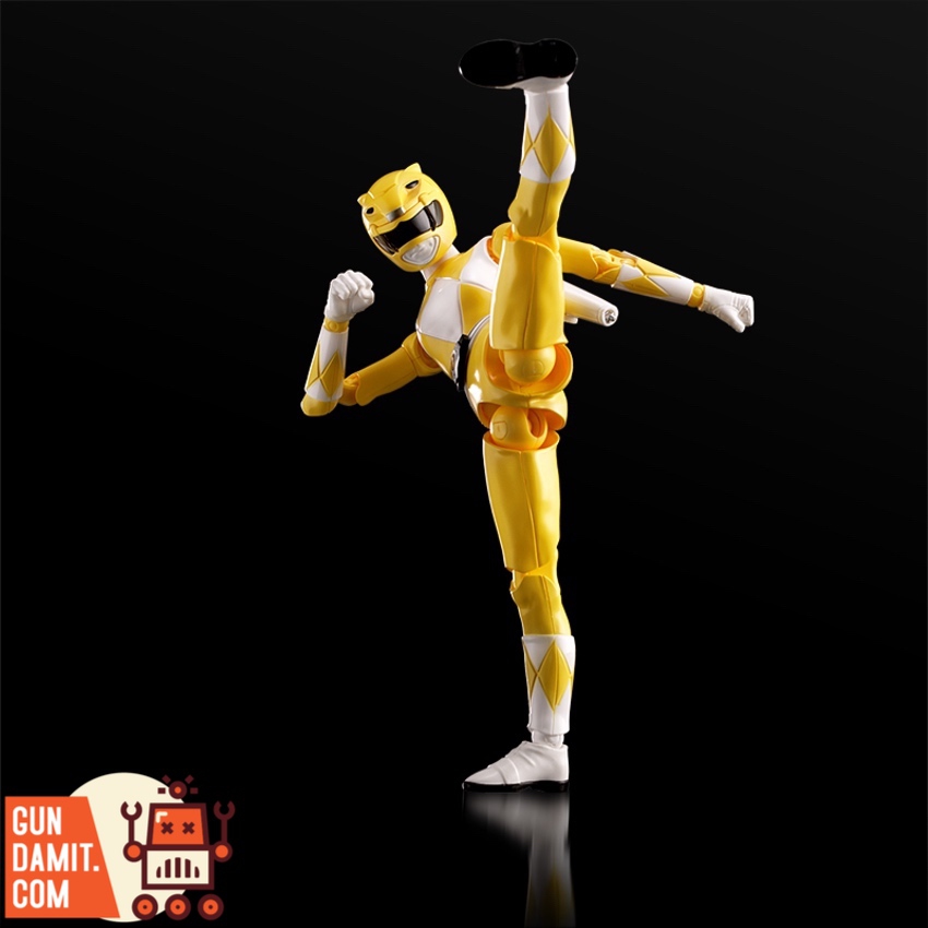 Yellow Ranger model kit close-up helmet with saber-tooth visor Yellow Ranger model kit close-up helmet with saber-tooth visor