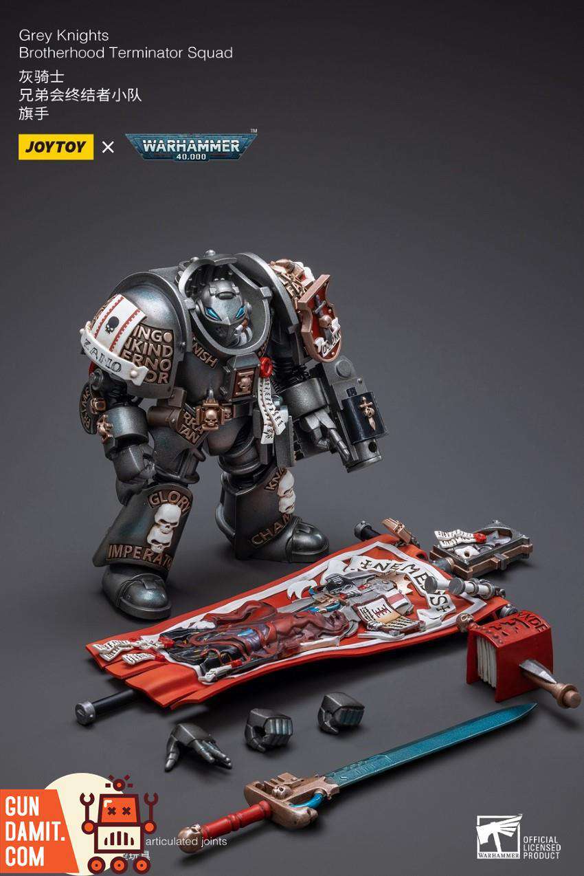 Warhammer 40K Grey Knights Terminator Flagman close-up on helmet and shoulder pad details Warhammer 40K Grey Knights Terminator Flagman close-up on helmet and shoulder pad details