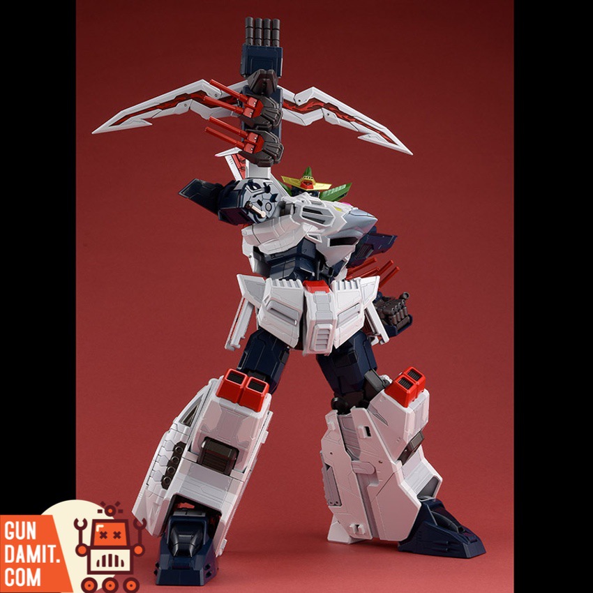 Sentinel King J-Der action pose with J-Quath weapon raised Sentinel King J-Der action pose with J-Quath weapon raised