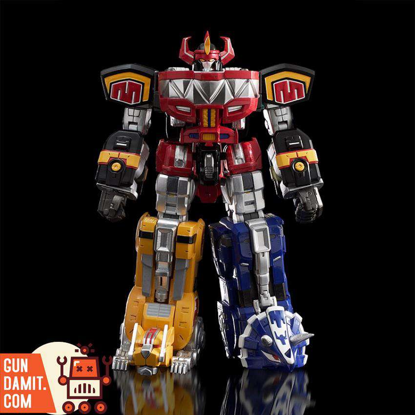 Flame Toys Megazord close-up of combined head and chest detail Flame Toys Megazord close-up of combined head and chest detail