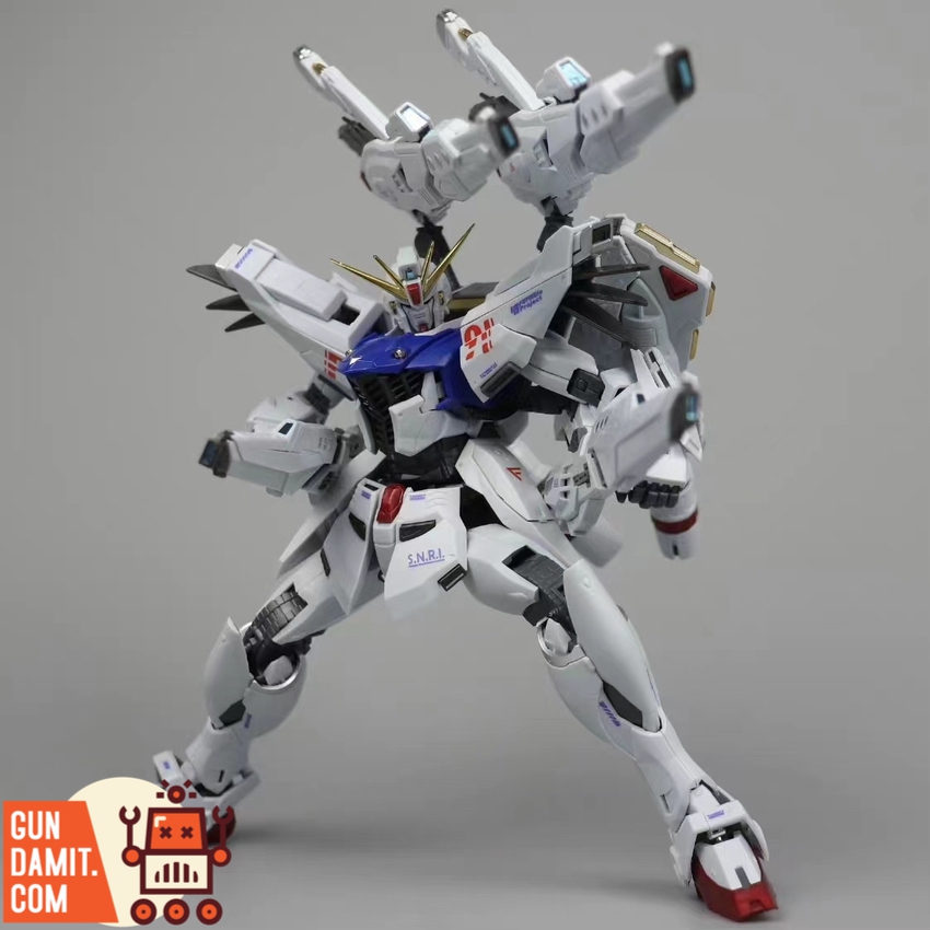 Daban 8821 MG Gundam F91 dynamic dual VSBR rifle pose front view Daban 8821 MG Gundam F91 dynamic dual VSBR rifle pose front view