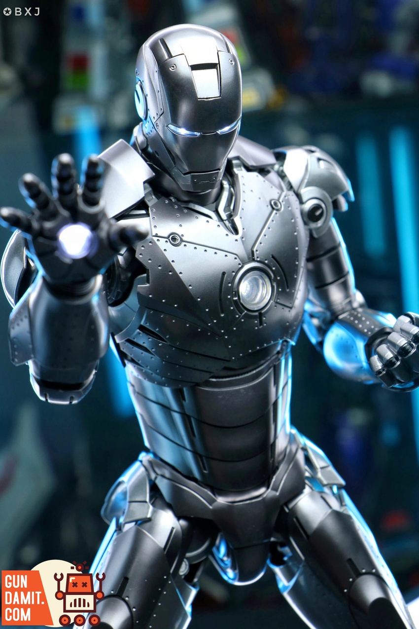 M.W Culture 1/7 Iron Man MK2 silver armor front view with glowing repulsor and arc reactor M.W Culture 1/7 Iron Man MK2 silver armor front view with glowing repulsor and arc reactor