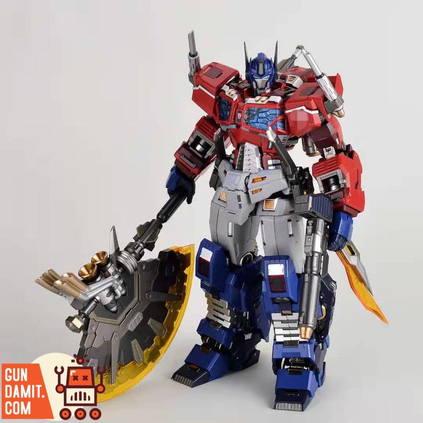 MuscleBear 04 Optimus Prime articulated pose with weapons MuscleBear 04 Optimus Prime articulated pose with weapons