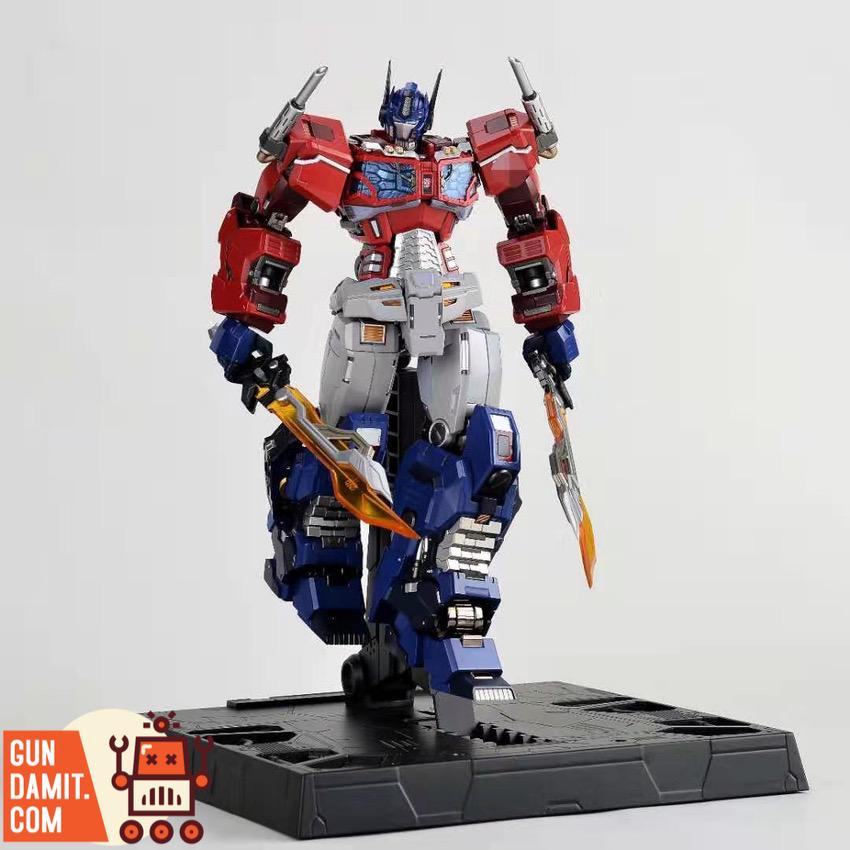 Metal Club MuscleBear 04 Optimus Prime improved version with energy sword on base Metal Club MuscleBear 04 Optimus Prime improved version with energy sword on base
