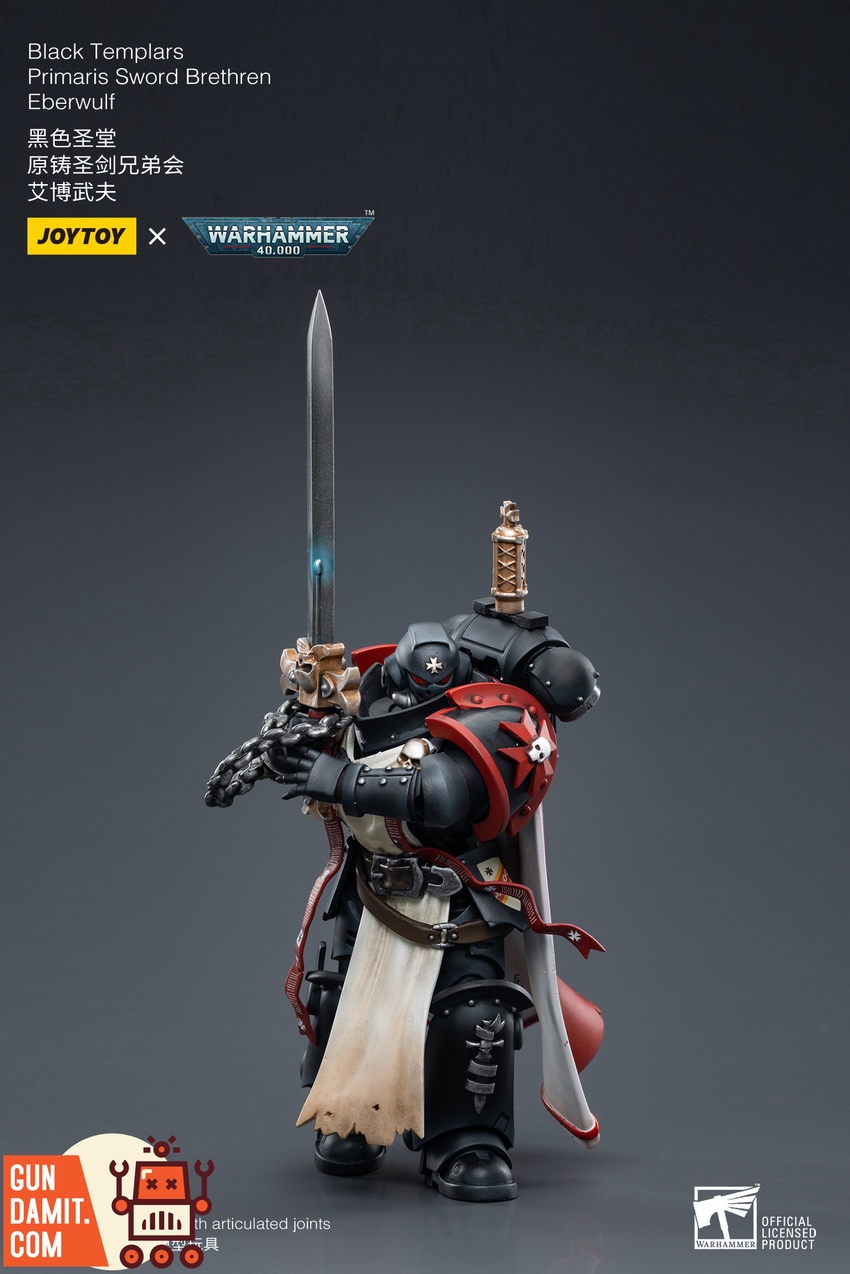 Eberwulf figure rear view with Templar cape and banner Eberwulf figure rear view with Templar cape and banner