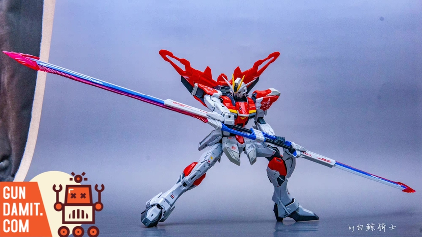 MG Impulse Gundam 8813 upper body detail with v-fin MG Impulse Gundam 8813 upper body detail with v-fin