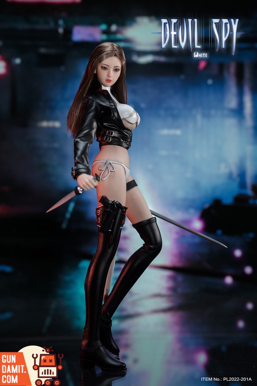 Devil Spy white version figure side profile action pose Devil Spy white version figure side profile action pose