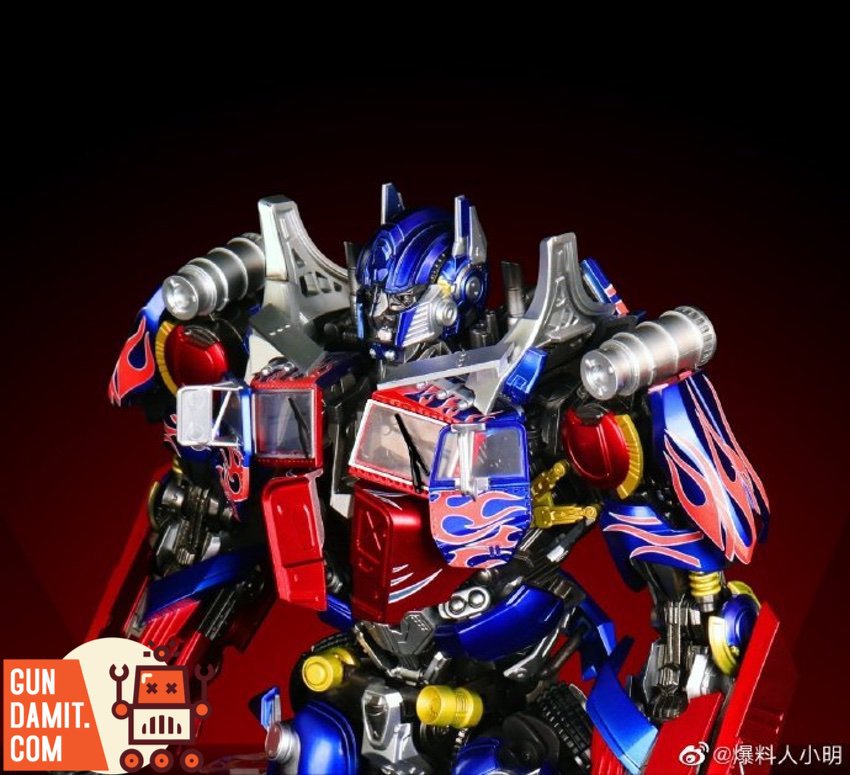 4th Party Optimus Prime Revenge of the Fallen side view with battle damage detail 4th Party Optimus Prime Revenge of the Fallen side view with battle damage detail