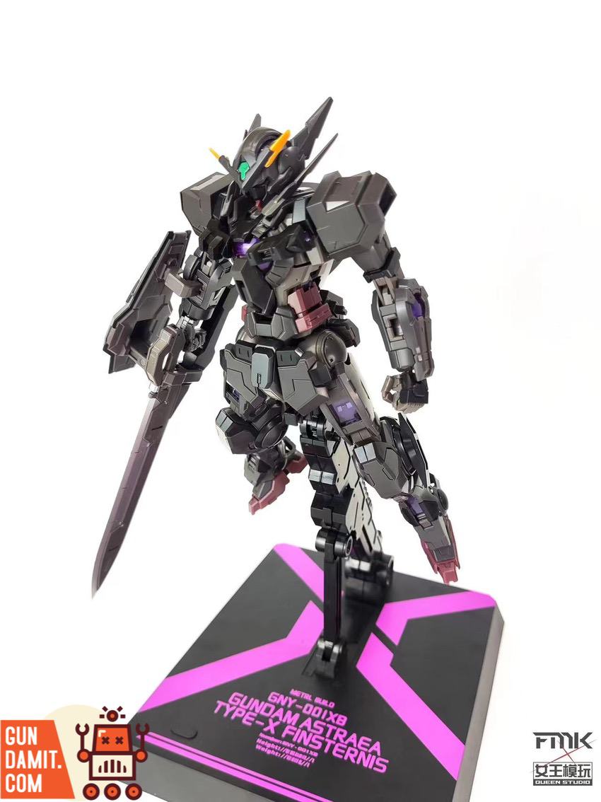 HS 1/100 Astraea Type X Black Version action pose with GN weapon HS 1/100 Astraea Type X Black Version action pose with GN weapon