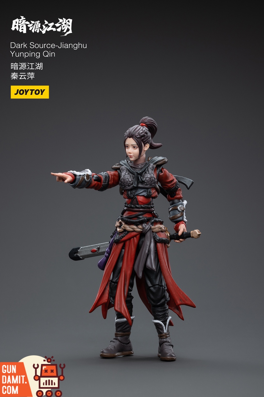 JoyToy Dark Source Jianghu Yunping Qin action pose with swords drawn JoyToy Dark Source Jianghu Yunping Qin action pose with swords drawn