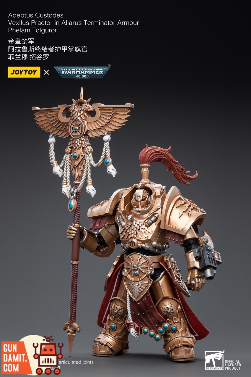 JoyToy Custodes Vexilus Praetor close-up showing banner standard and golden helmet JoyToy Custodes Vexilus Praetor close-up showing banner standard and golden helmet