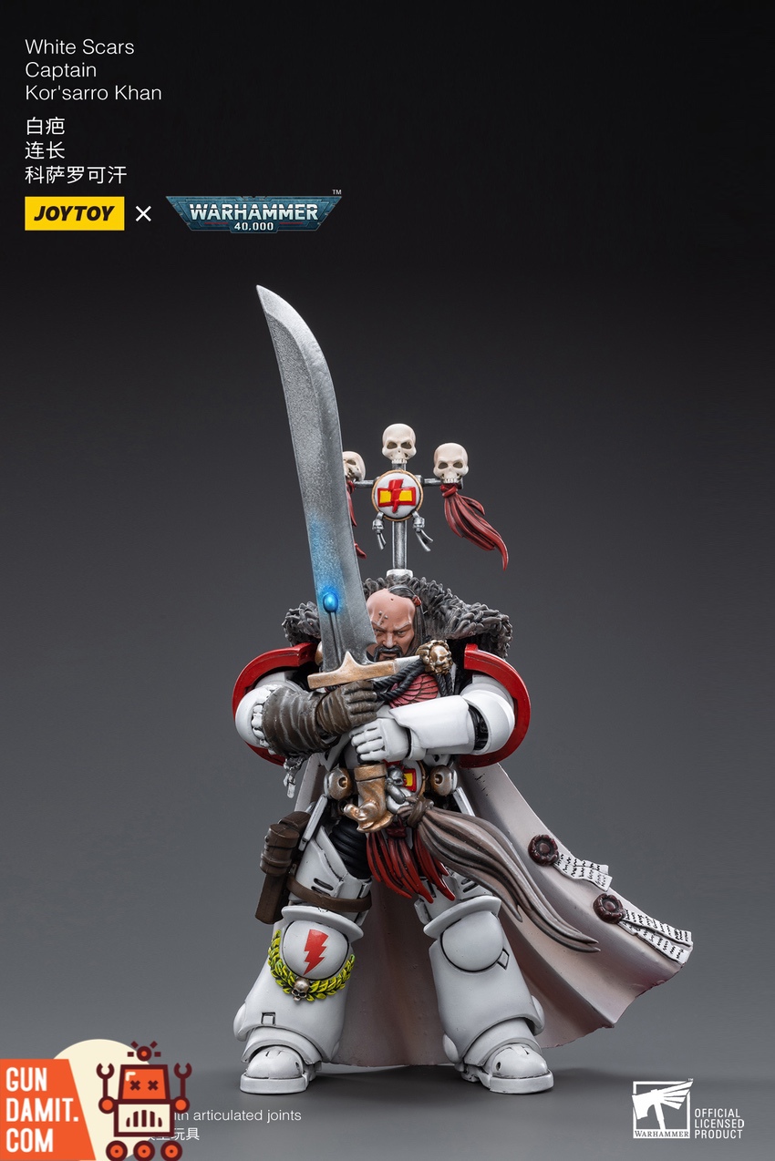 JoyToy White Scars Captain Khan rear view with cape and backpack detail JoyToy White Scars Captain Khan rear view with cape and backpack detail