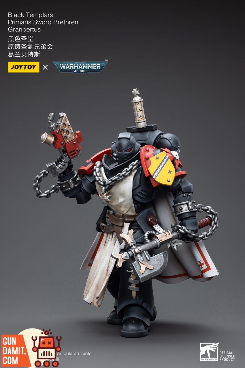 JoyToy Black Templars Granbertus close-up showing skull helm and chain details JoyToy Black Templars Granbertus close-up showing skull helm and chain details