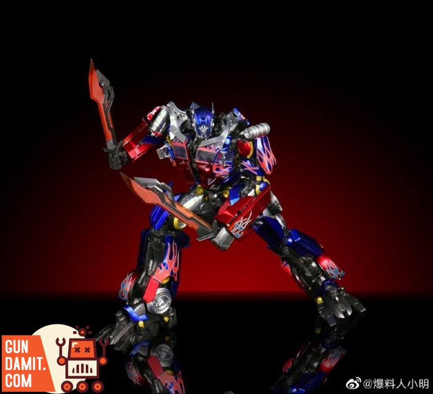 4th Party DLX Optimus Prime action pose with energon sword raised 4th Party DLX Optimus Prime action pose with energon sword raised
