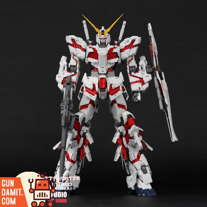 SH Studio Unicorn Gundam head bust close-up of destroy mode with gold psycho-frame antenna SH Studio Unicorn Gundam head bust close-up of destroy mode with gold psycho-frame antenna