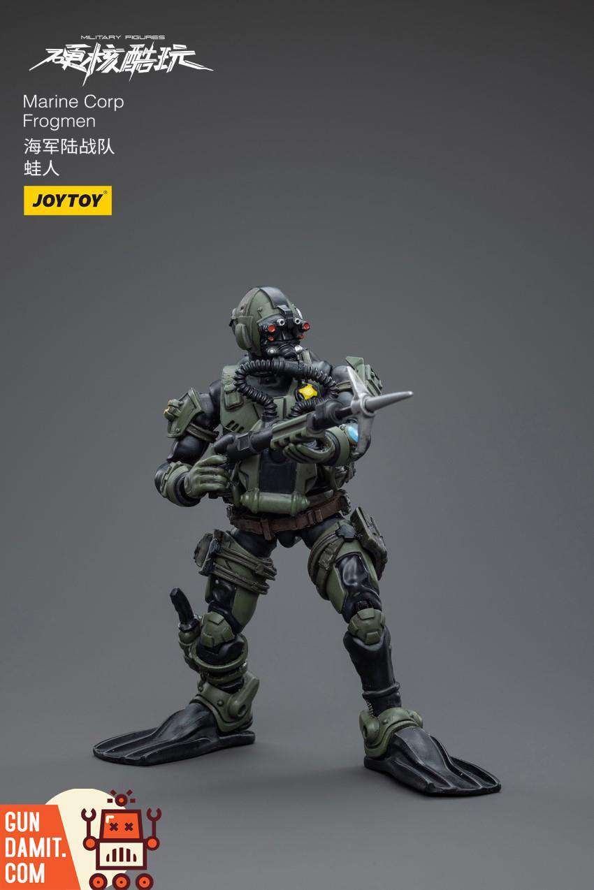 JoyToy 1/18 Frogmen rear view showing air tank and tactical gear JoyToy 1/18 Frogmen rear view showing air tank and tactical gear