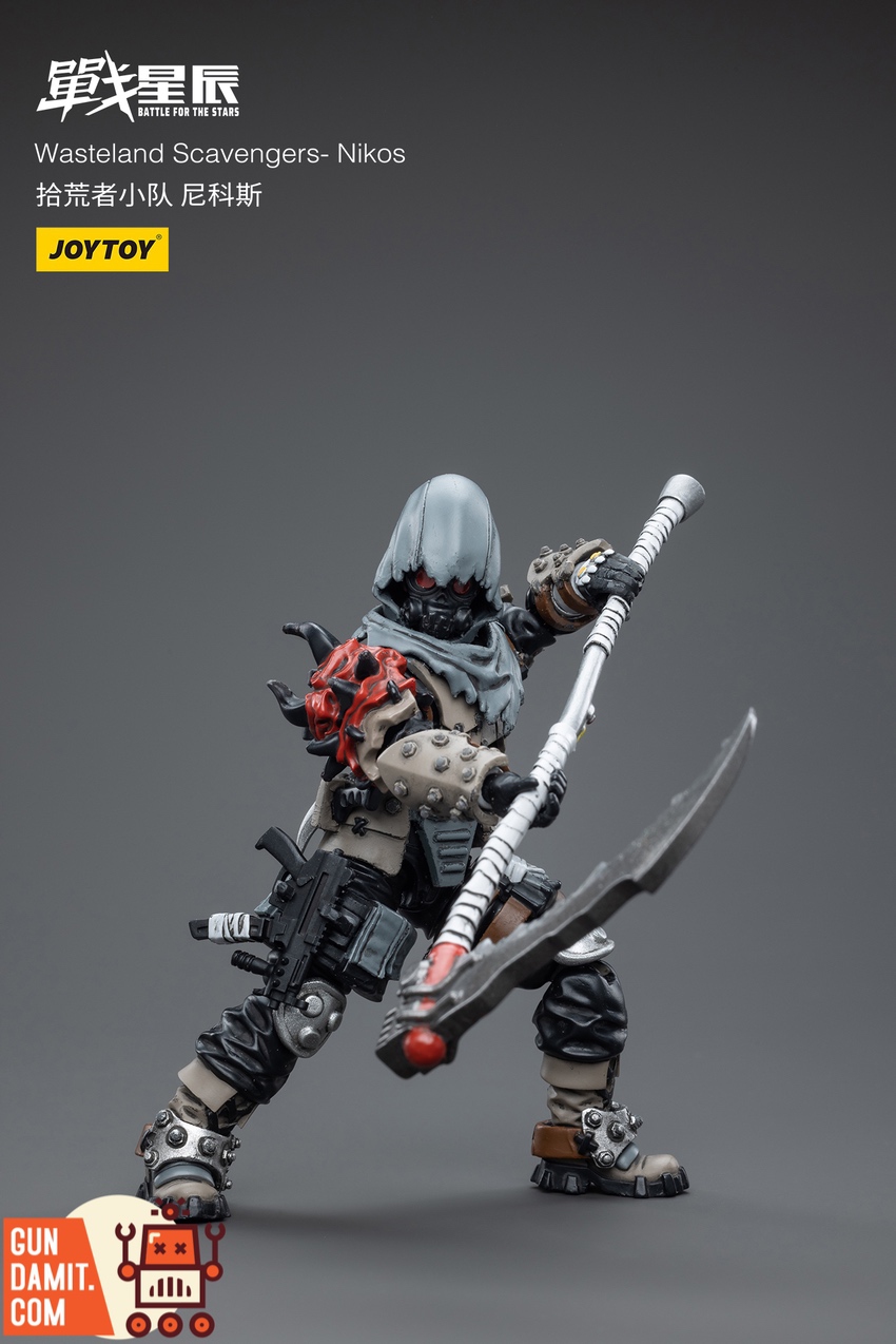 JoyToy Nikos side view showing oni red mask shoulder guard and weapon accessories JoyToy Nikos side view showing oni red mask shoulder guard and weapon accessories