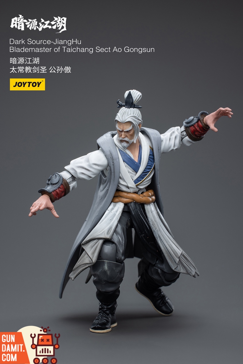 JoyToy Dark Source Blademaster Ao Gongsun rear view showing robe flow and stance JoyToy Dark Source Blademaster Ao Gongsun rear view showing robe flow and stance