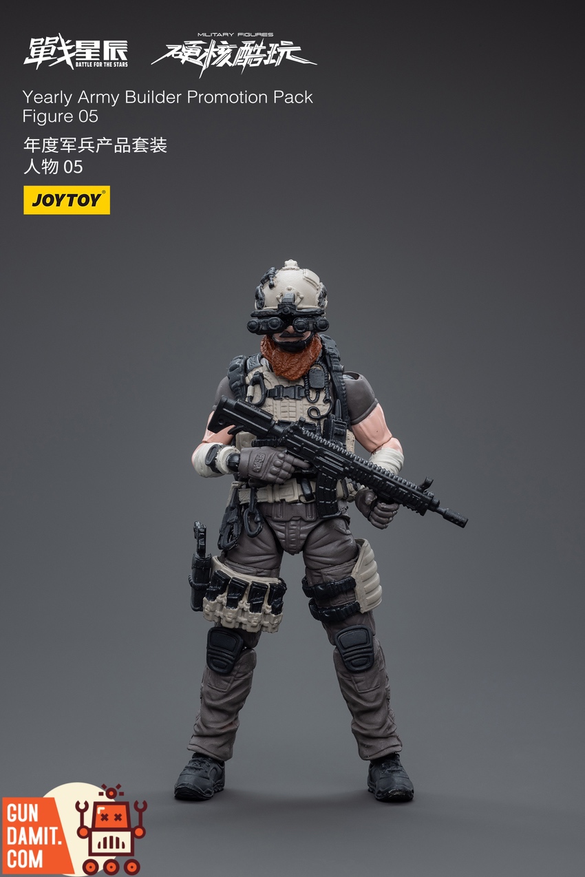 JoyToy 1/18 Army Builder Figure 05 rear view showing backpack and equipment JoyToy 1/18 Army Builder Figure 05 rear view showing backpack and equipment