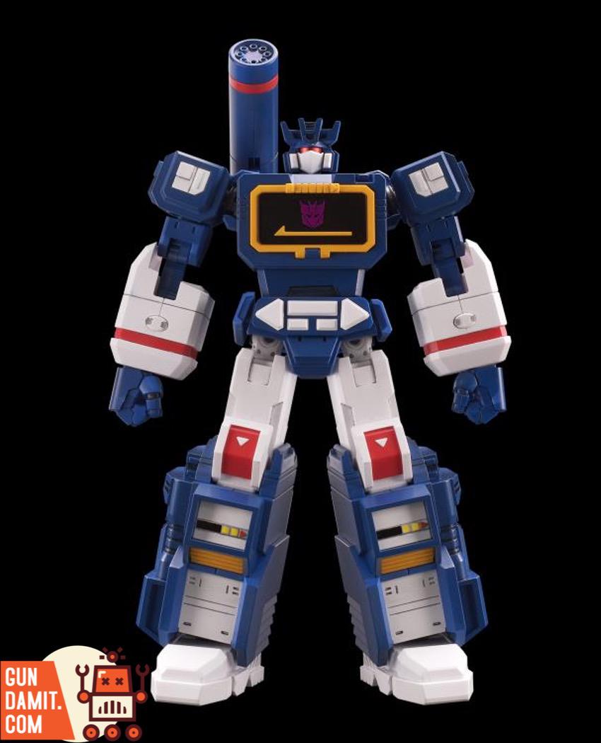 Flame Toys Soundwave side profile showing G1-inspired blue and white color scheme Flame Toys Soundwave side profile showing G1-inspired blue and white color scheme