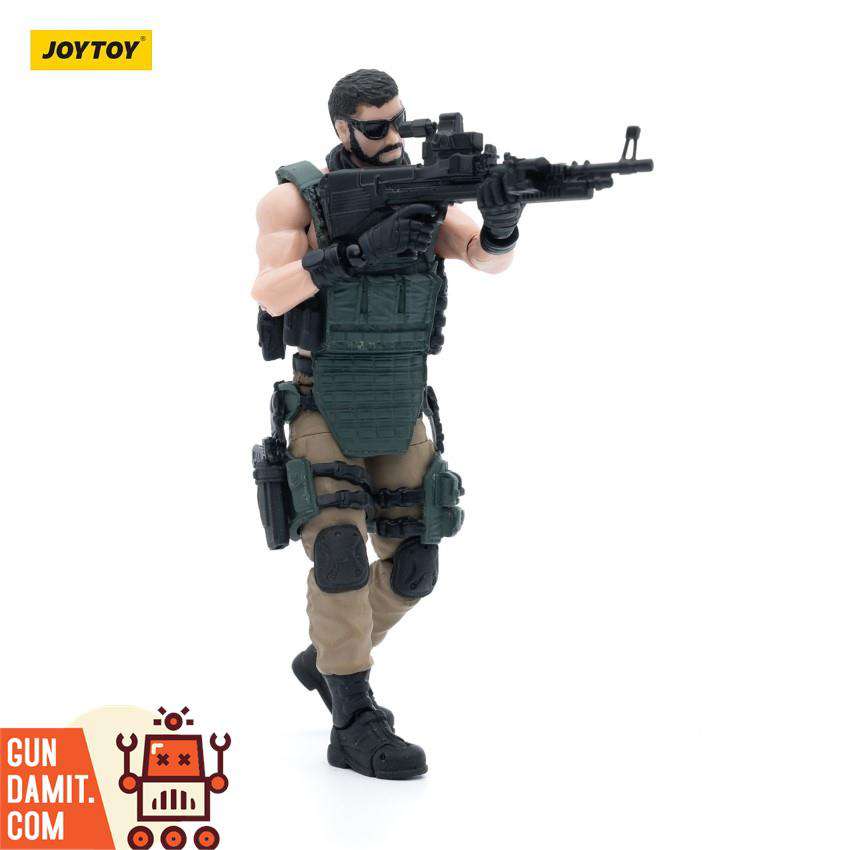 JoyToy 1/18 Figure 01 action pose with weapon raised JoyToy 1/18 Figure 01 action pose with weapon raised