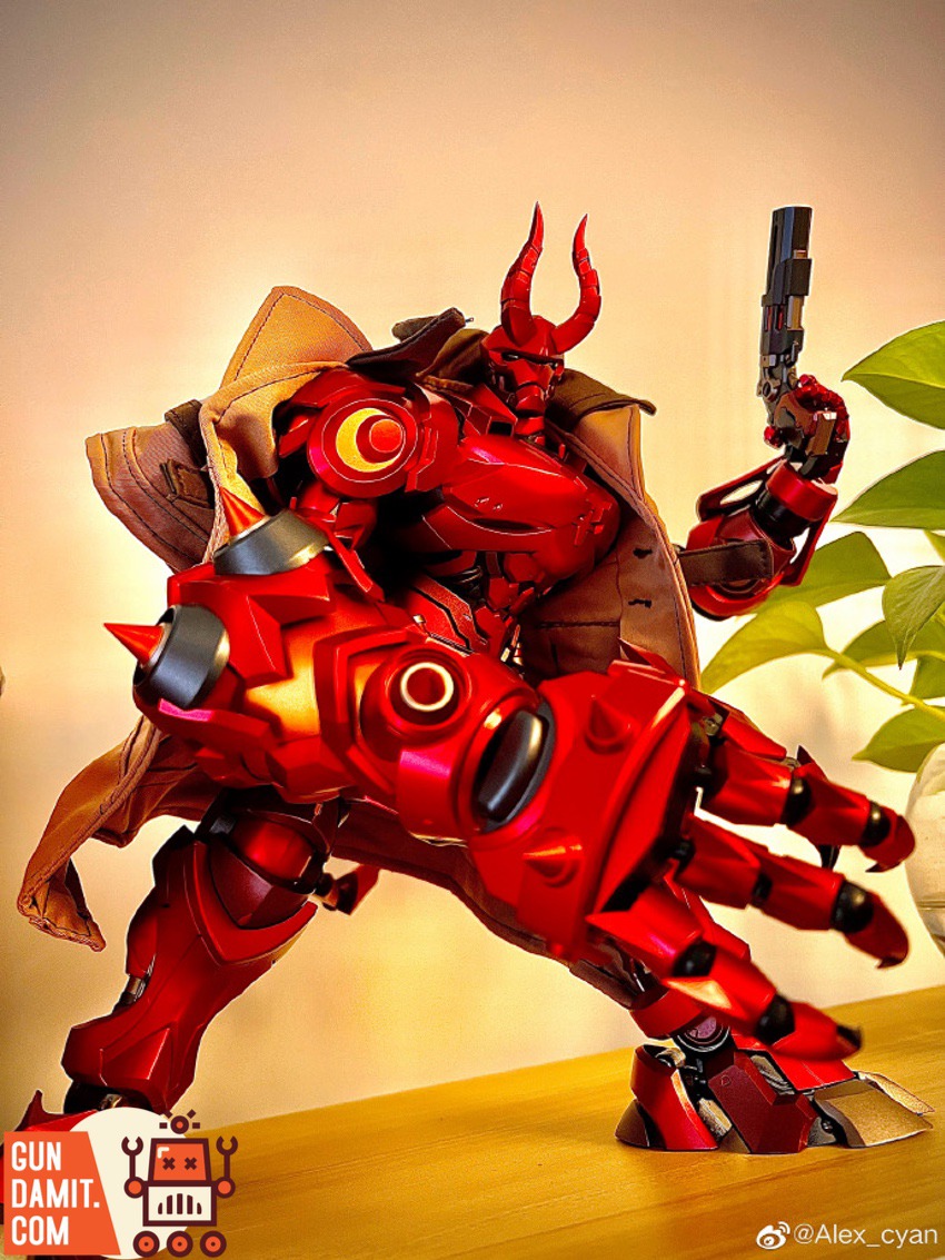 CangDao Model Lord Purgatory Hellboy 1/6 dynamic pose with gun and oversized red hand CangDao Model Lord Purgatory Hellboy 1/6 dynamic pose with gun and oversized red hand