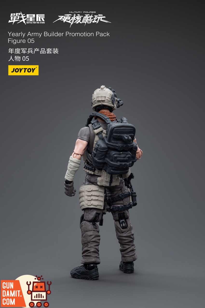 JoyToy 1/18 Figure 05 action pose aiming assault rifle JoyToy 1/18 Figure 05 action pose aiming assault rifle