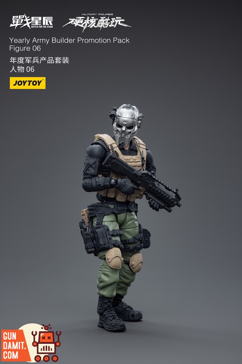 JoyToy 1/18 Figure 06 combat stance action pose JoyToy 1/18 Figure 06 combat stance action pose