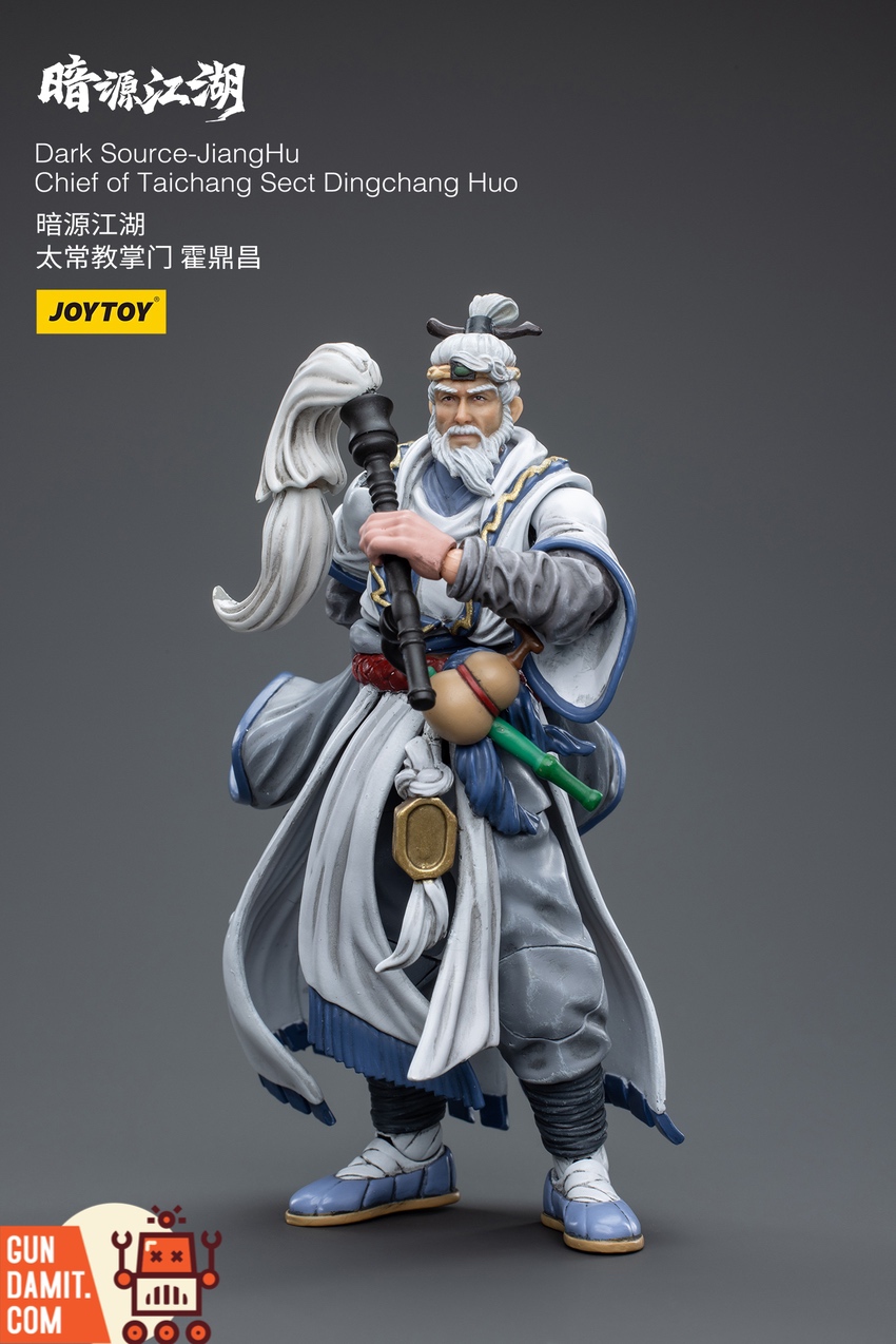 JoyToy Dark Source Taichang Sect Chief rear view showing robe draping and belt JoyToy Dark Source Taichang Sect Chief rear view showing robe draping and belt
